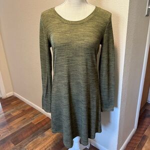 Pink Rose - Green Long Sleeve Dress - Size Medium